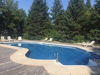 Smokey Hollow Resort Wasagaming Exterior photo